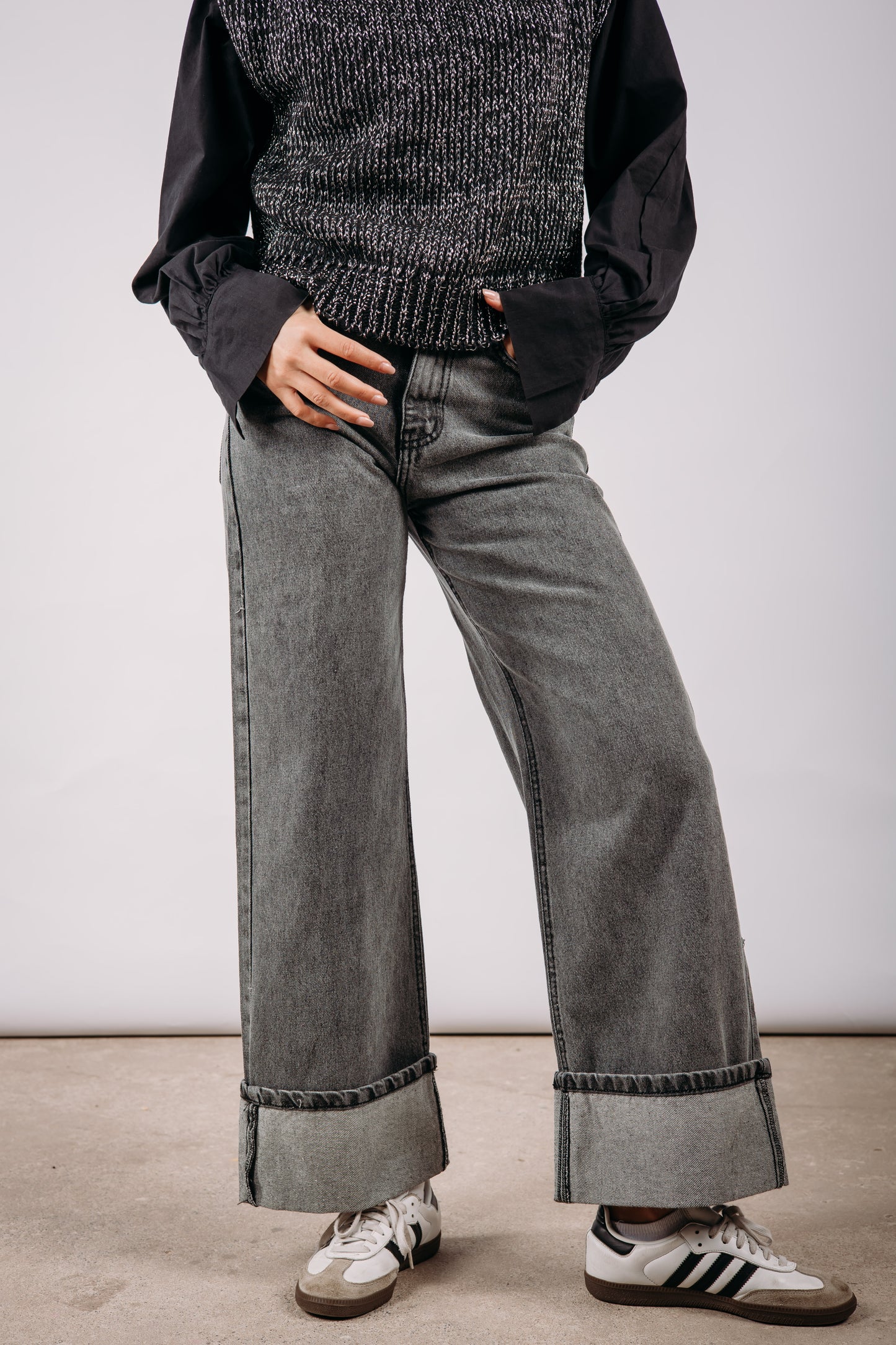Fold Up Wide Leg Jeans in Grey