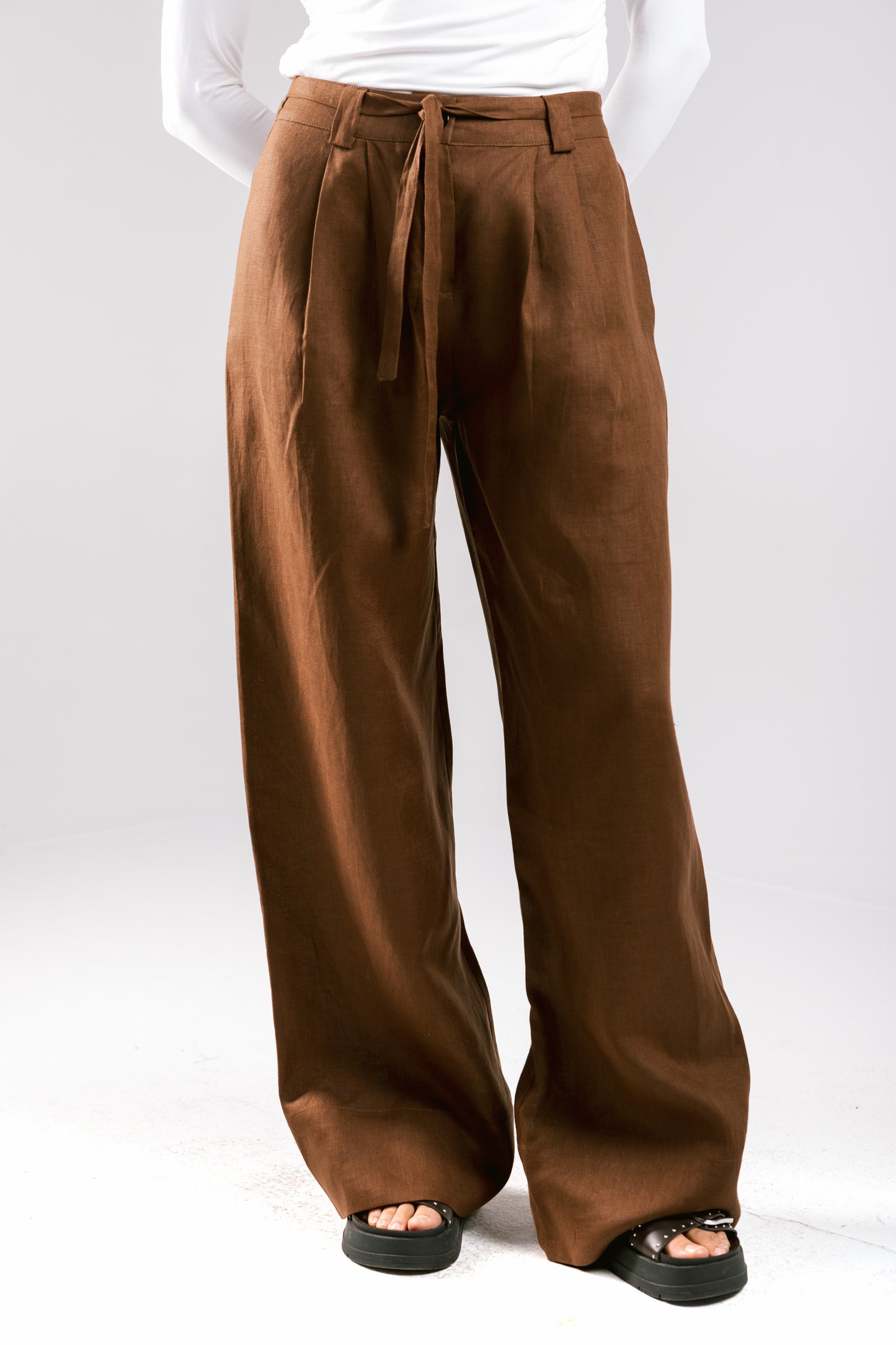 The Pleated Breeze Linen Pants - Brown