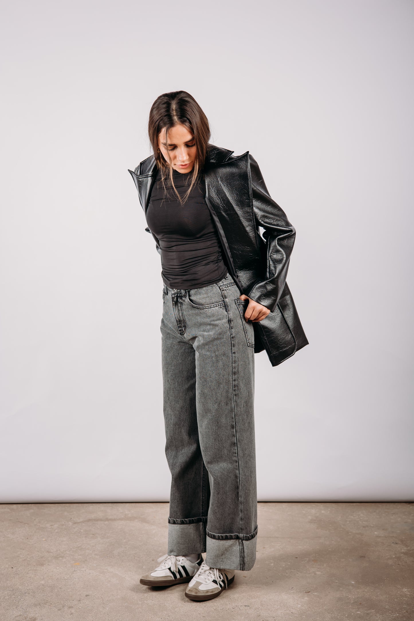 Fold Up Wide Leg Jeans in Grey
