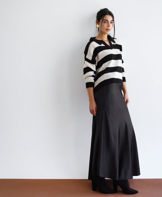 Cozy Striped Sweatshirt in Black