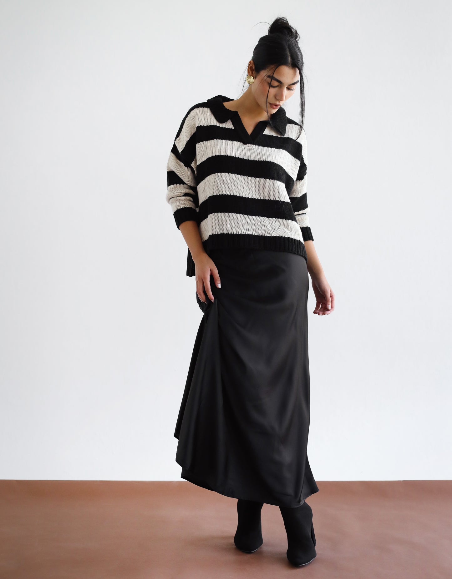 Cozy Striped Sweatshirt in Black