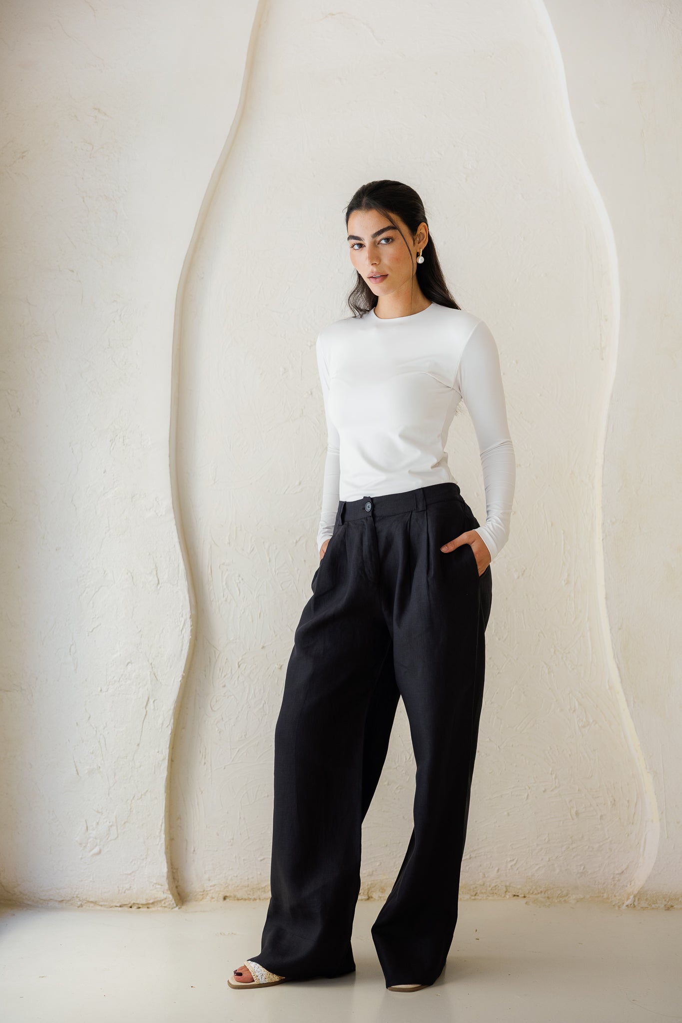 The Pleated Breeze Linen Pants - Black