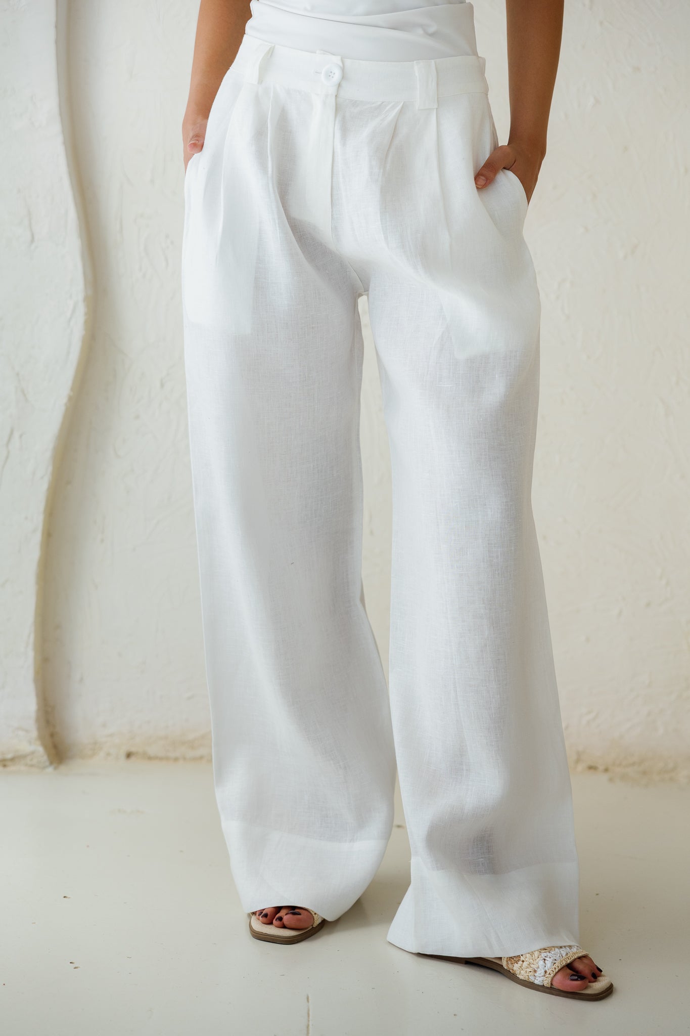 The Pleated Breeze Linen Pants - White