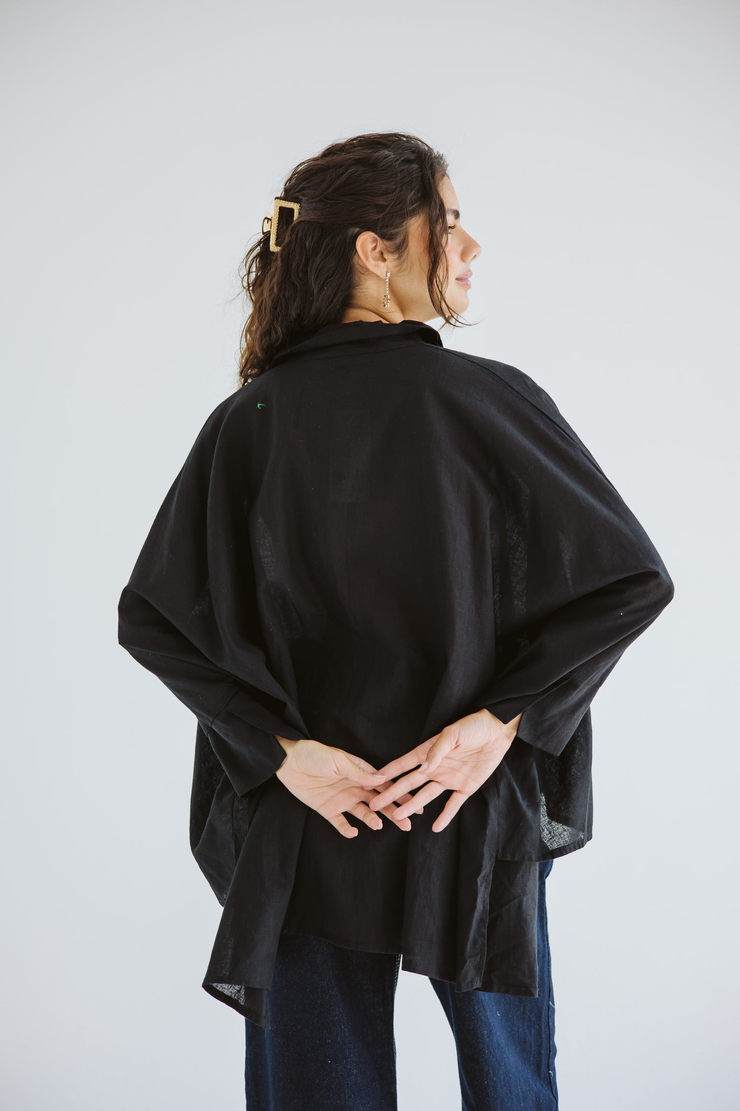 City Diaries Linen Cape in Black