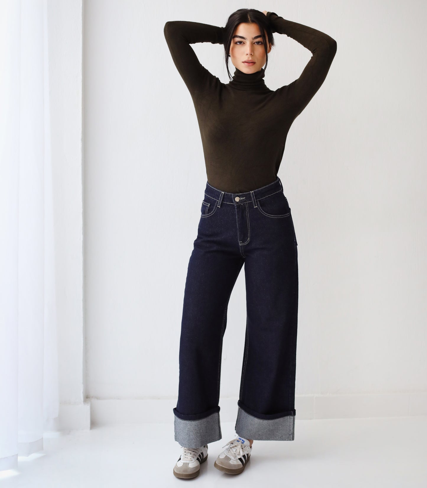 Fold Up Wide Leg Jeans in Indigo