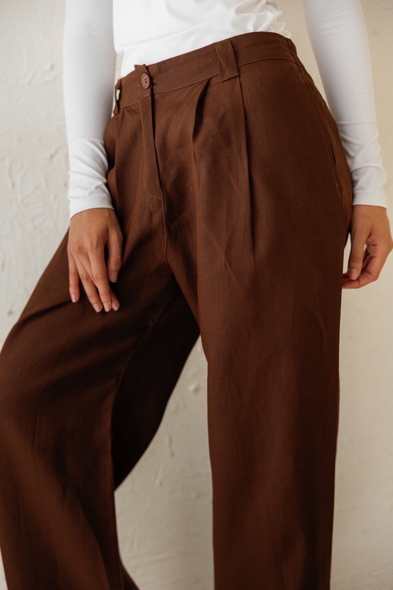 The Pleated Breeze Linen Pants - Brown