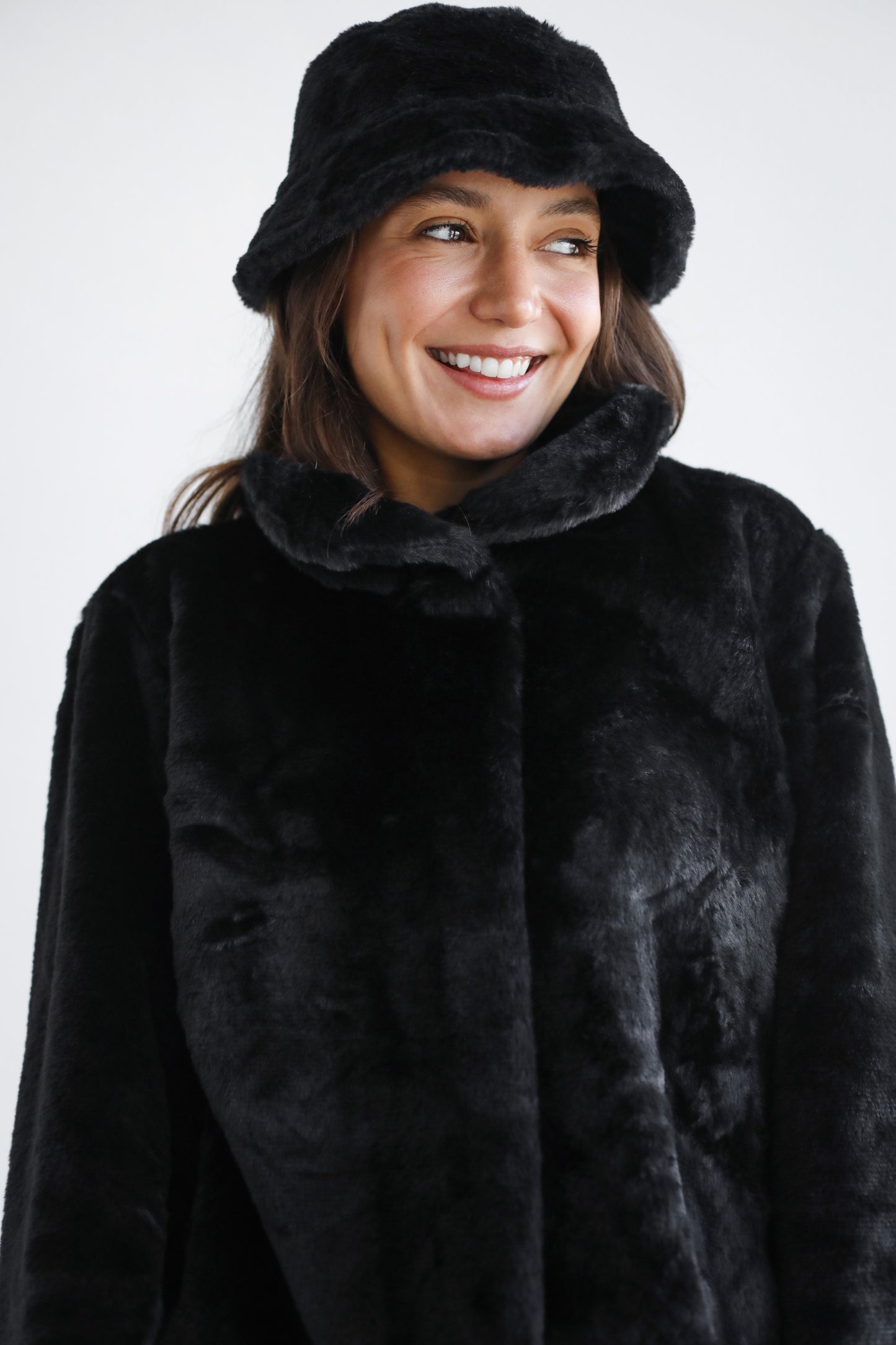 Stunner Faux Fur Jacket - Black