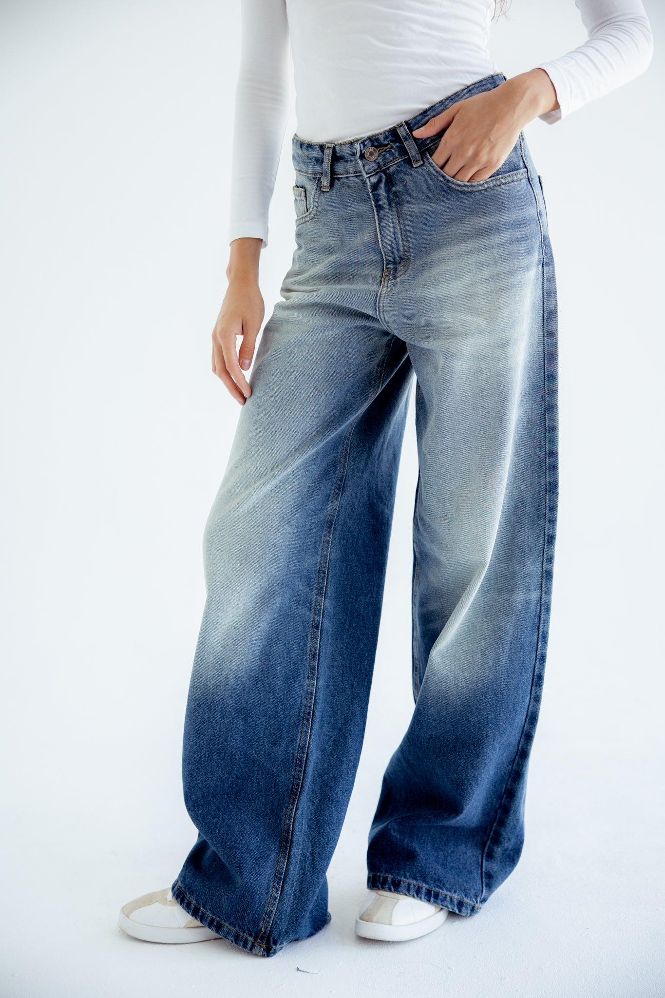 Standout Denim Pants in Washed Blue