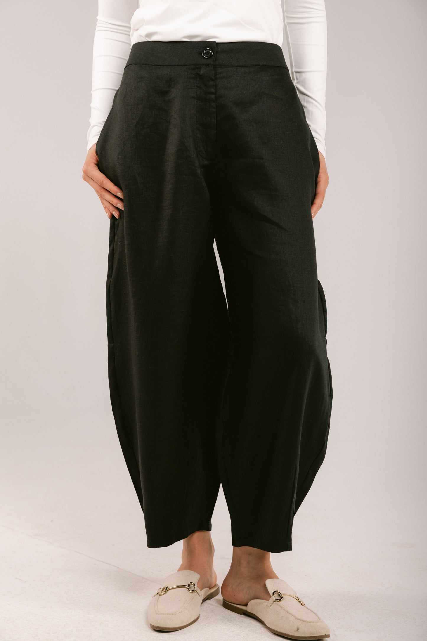 Essential Balloon Linen Pants - Black