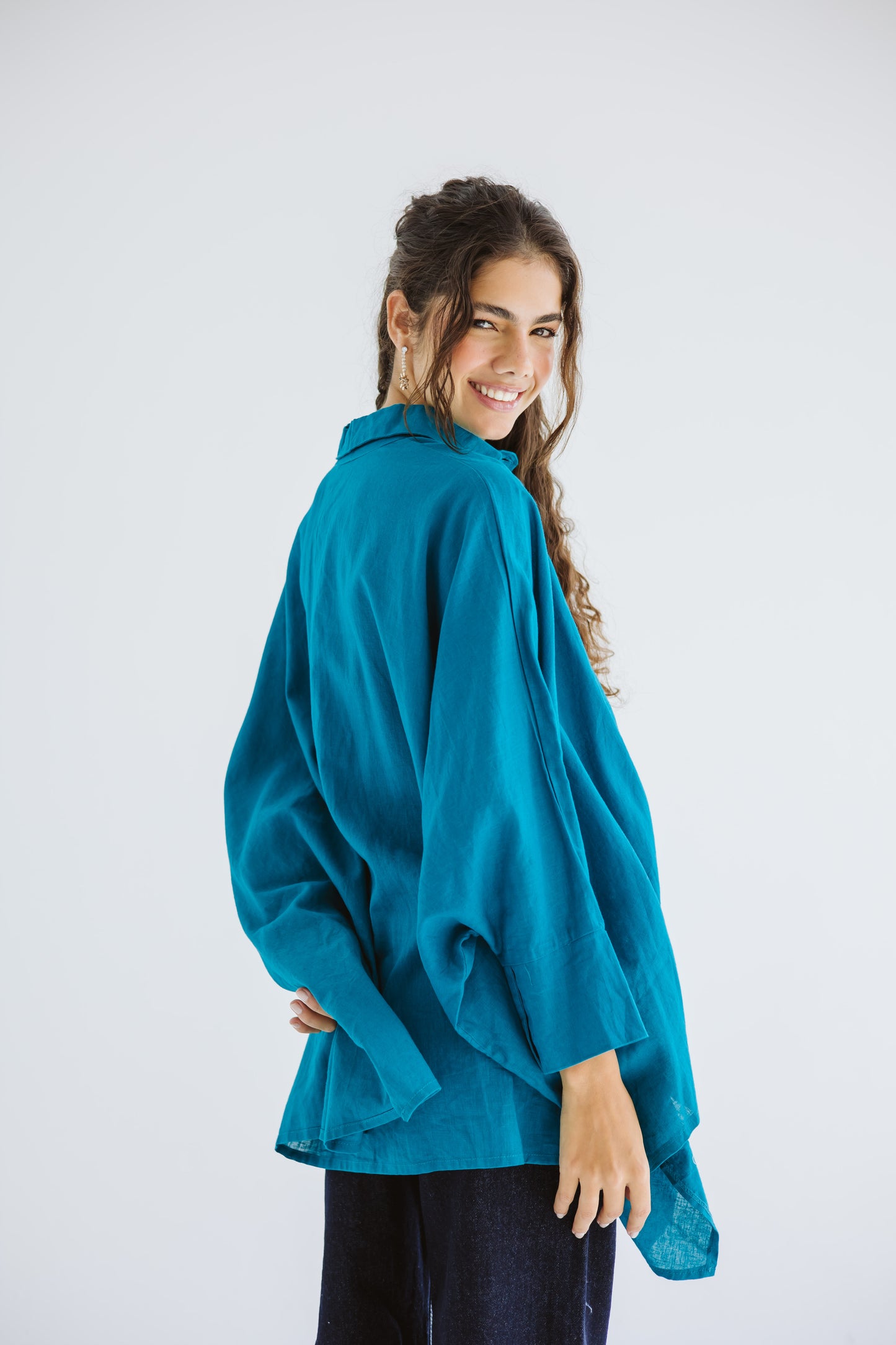 City Diaries Linen Cape in Teal