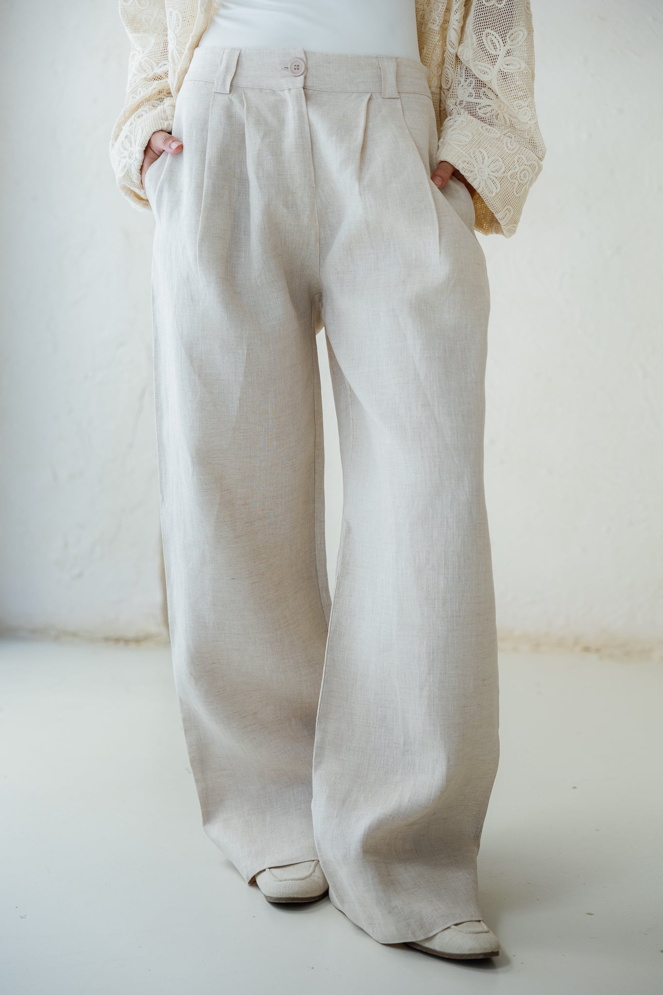 The Pleated Breeze Linen Pants - Beige