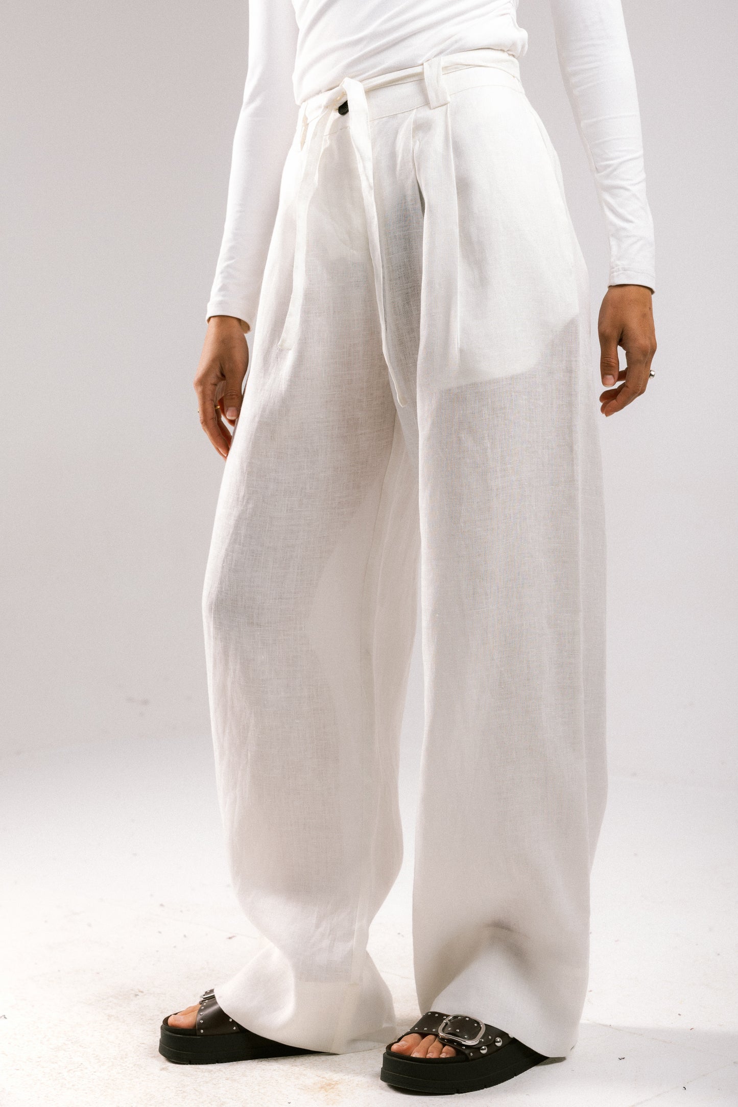 The Pleated Breeze Linen Pants - White