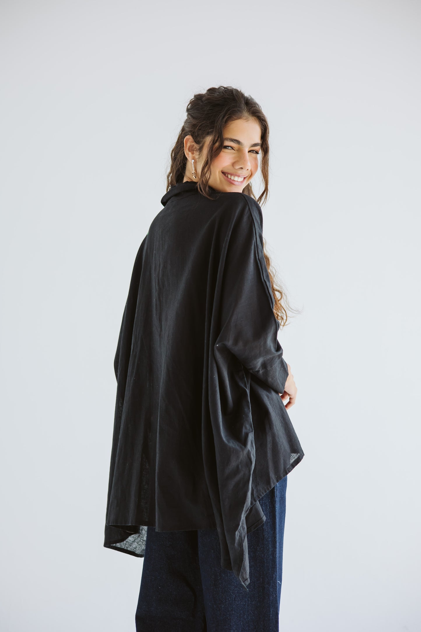 City Diaries Linen Cape in Black