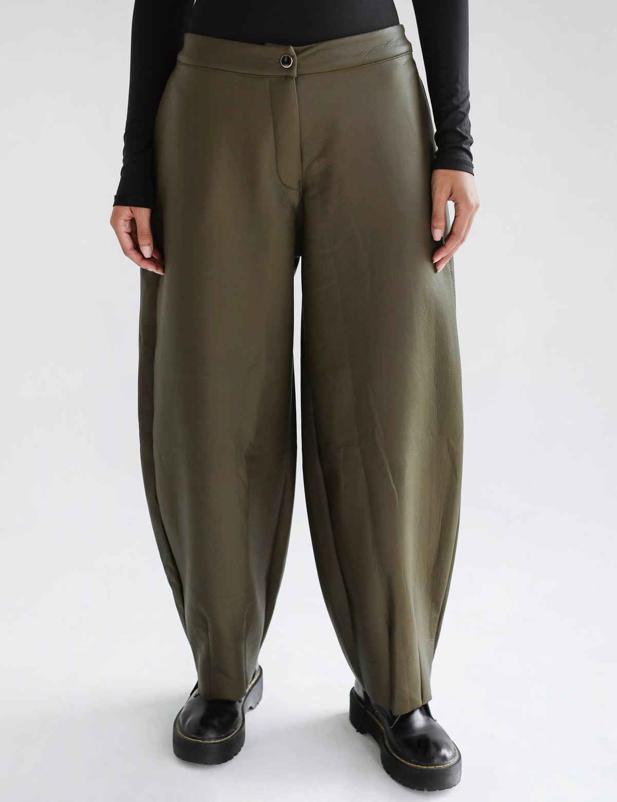 Essential Balloon Leather Pants - Olive