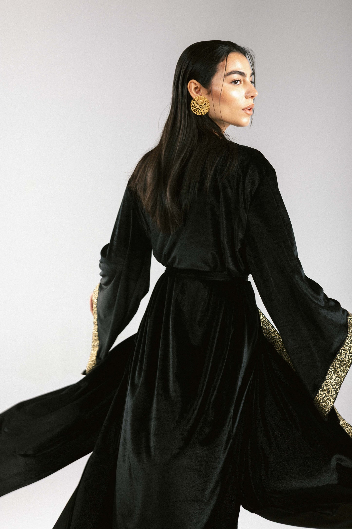 The Velvet Kaftan in Black
