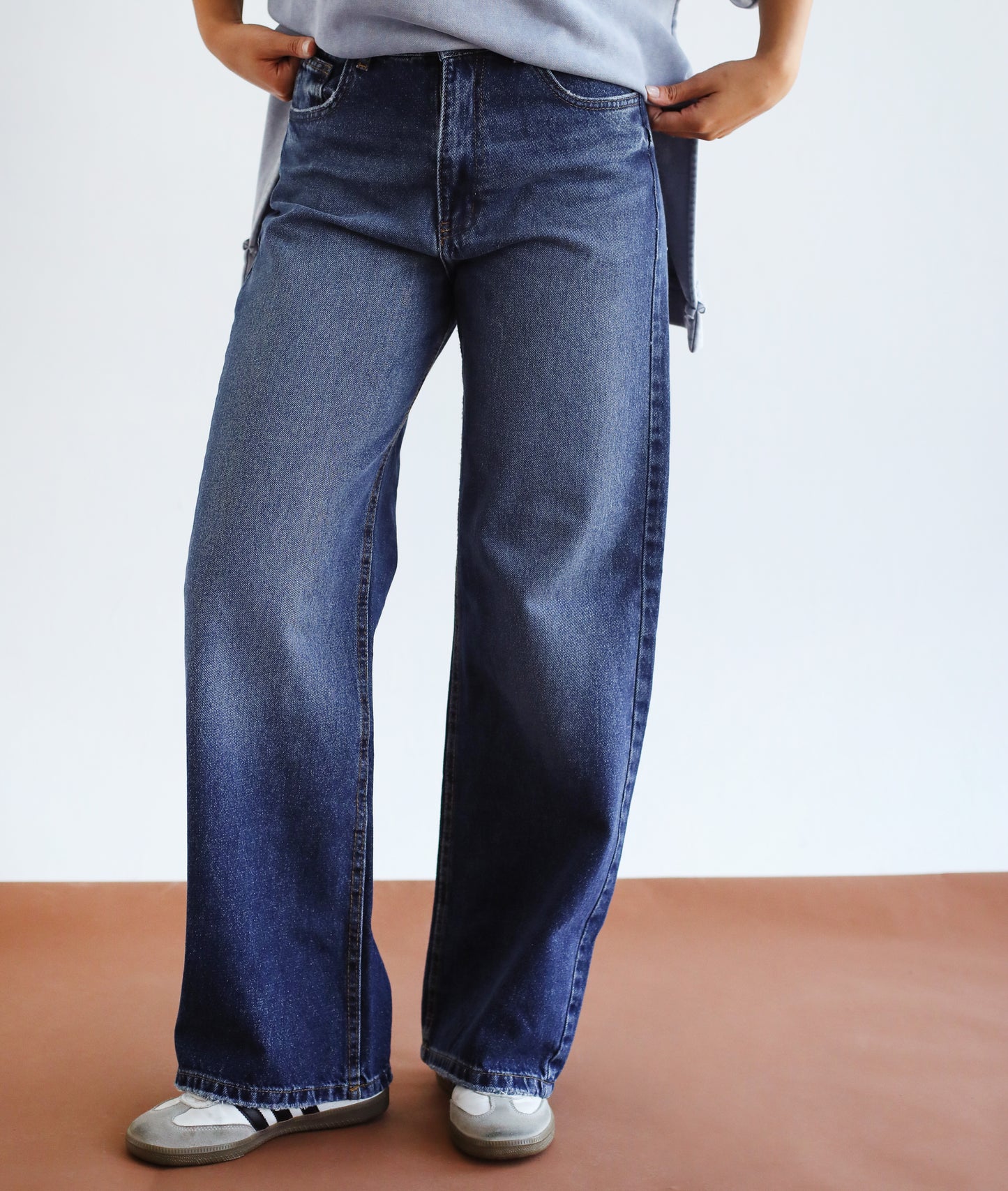 Wide-Leg High-Waist Jeans in Blue