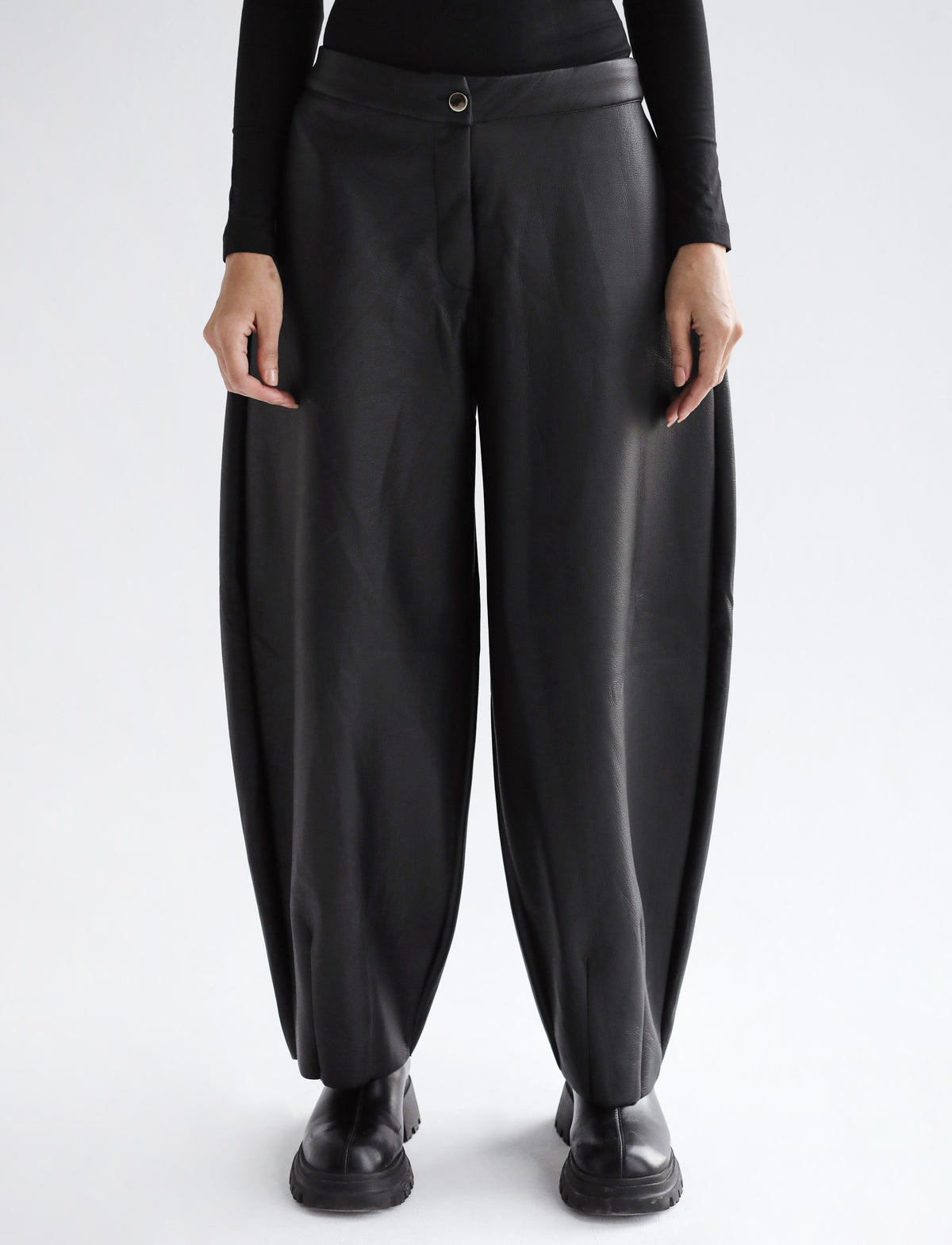 Essential Balloon Leather Pants - Black