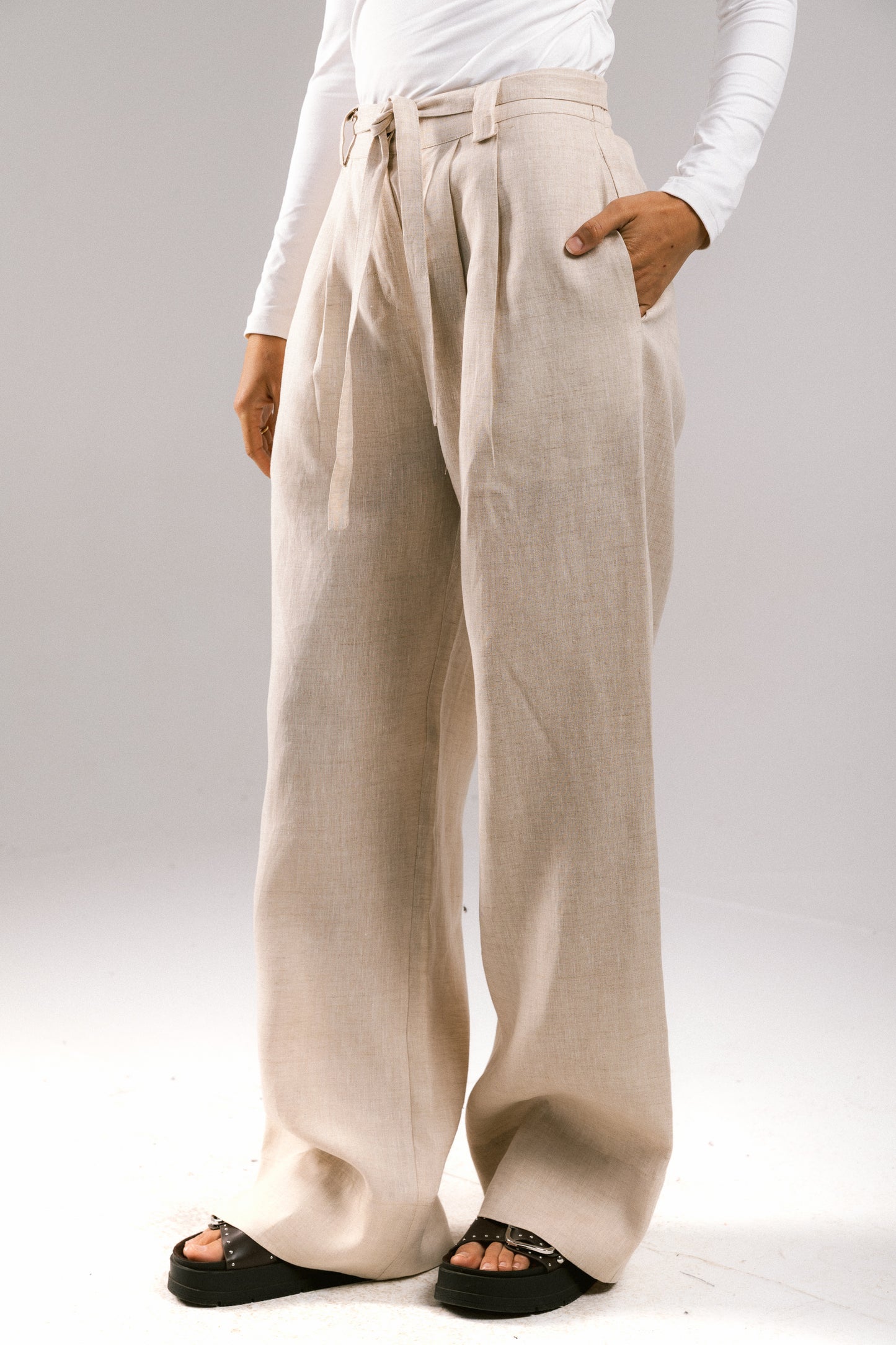 The Pleated Breeze Linen Pants - Beige