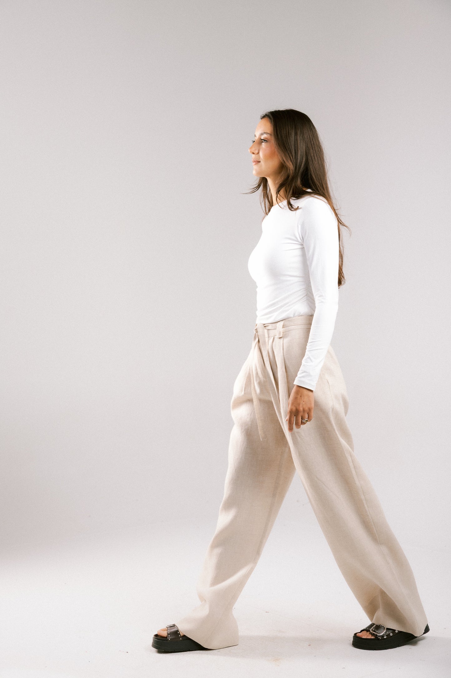 The Pleated Breeze Linen Pants - Beige