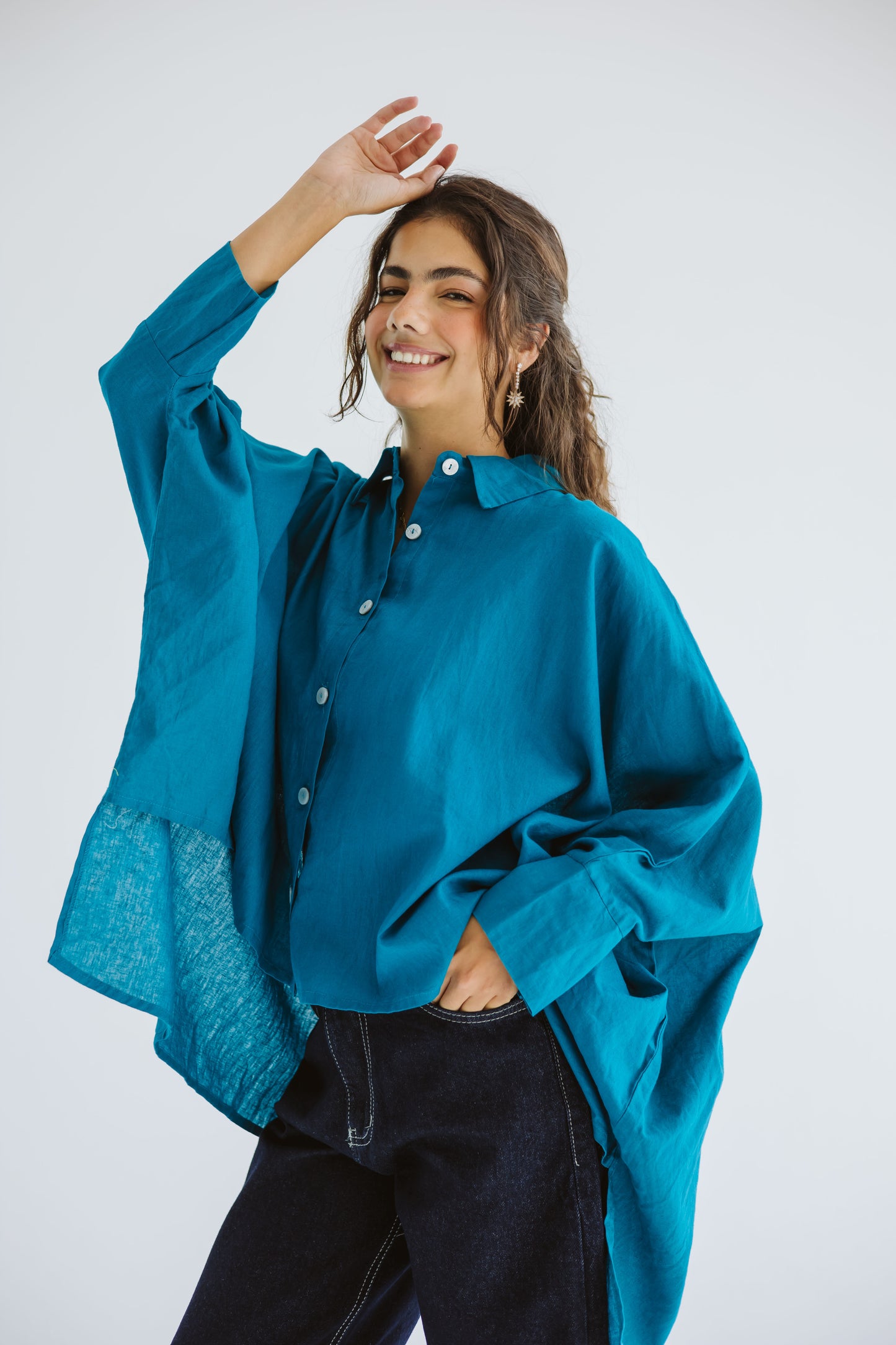 City Diaries Linen Cape in Teal