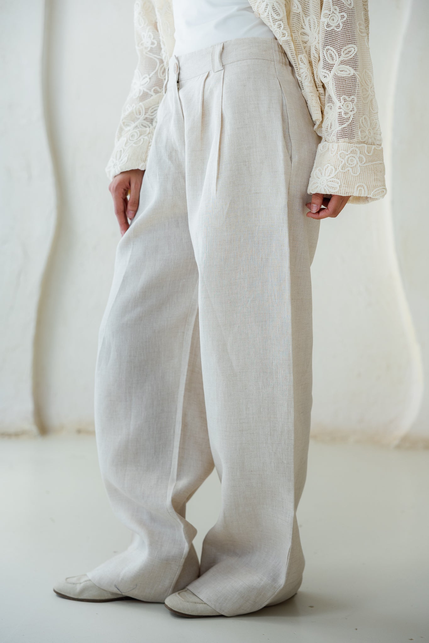 The Pleated Breeze Linen Pants - Beige