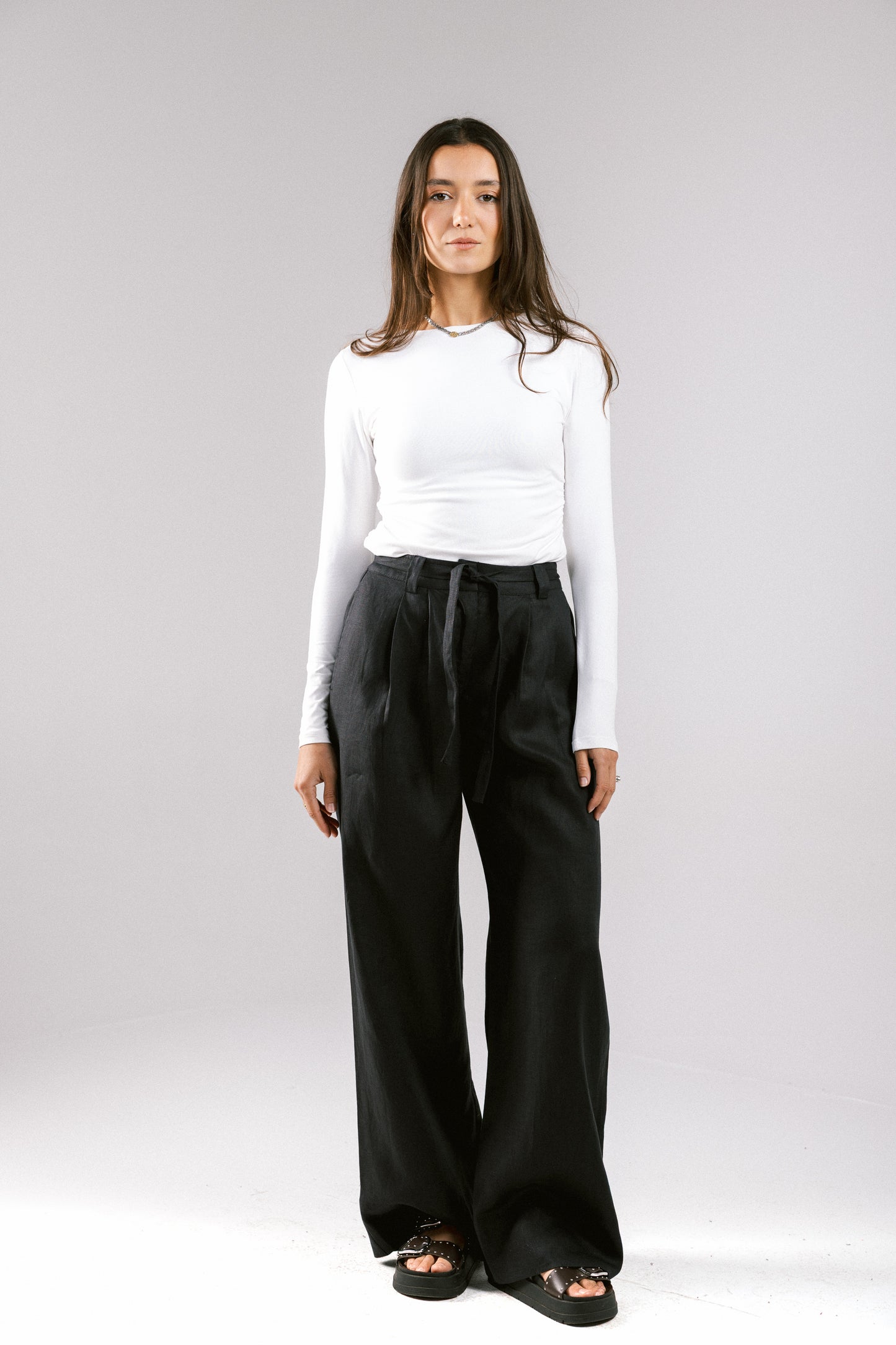 The Pleated Breeze Linen Pants - Black