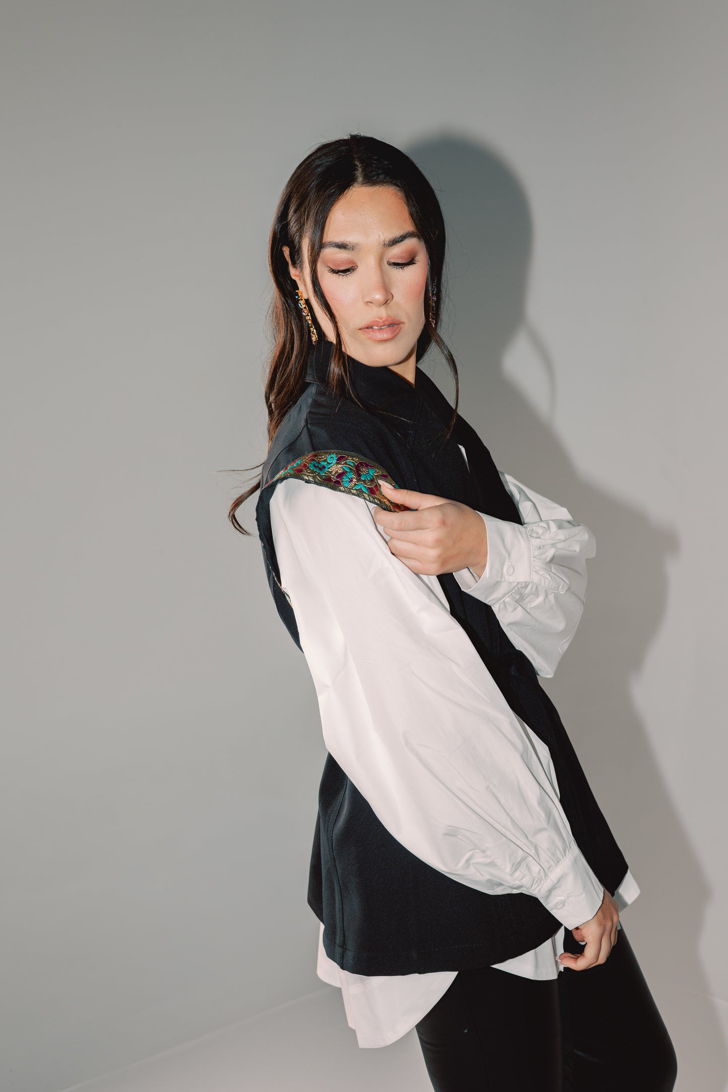 Top Notch Vest in Black