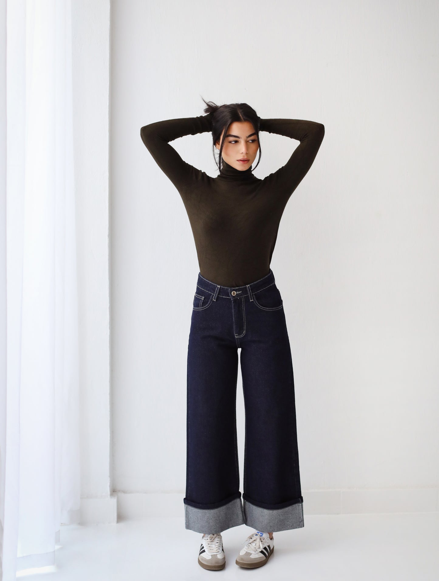 Fold Up Wide Leg Jeans in Indigo