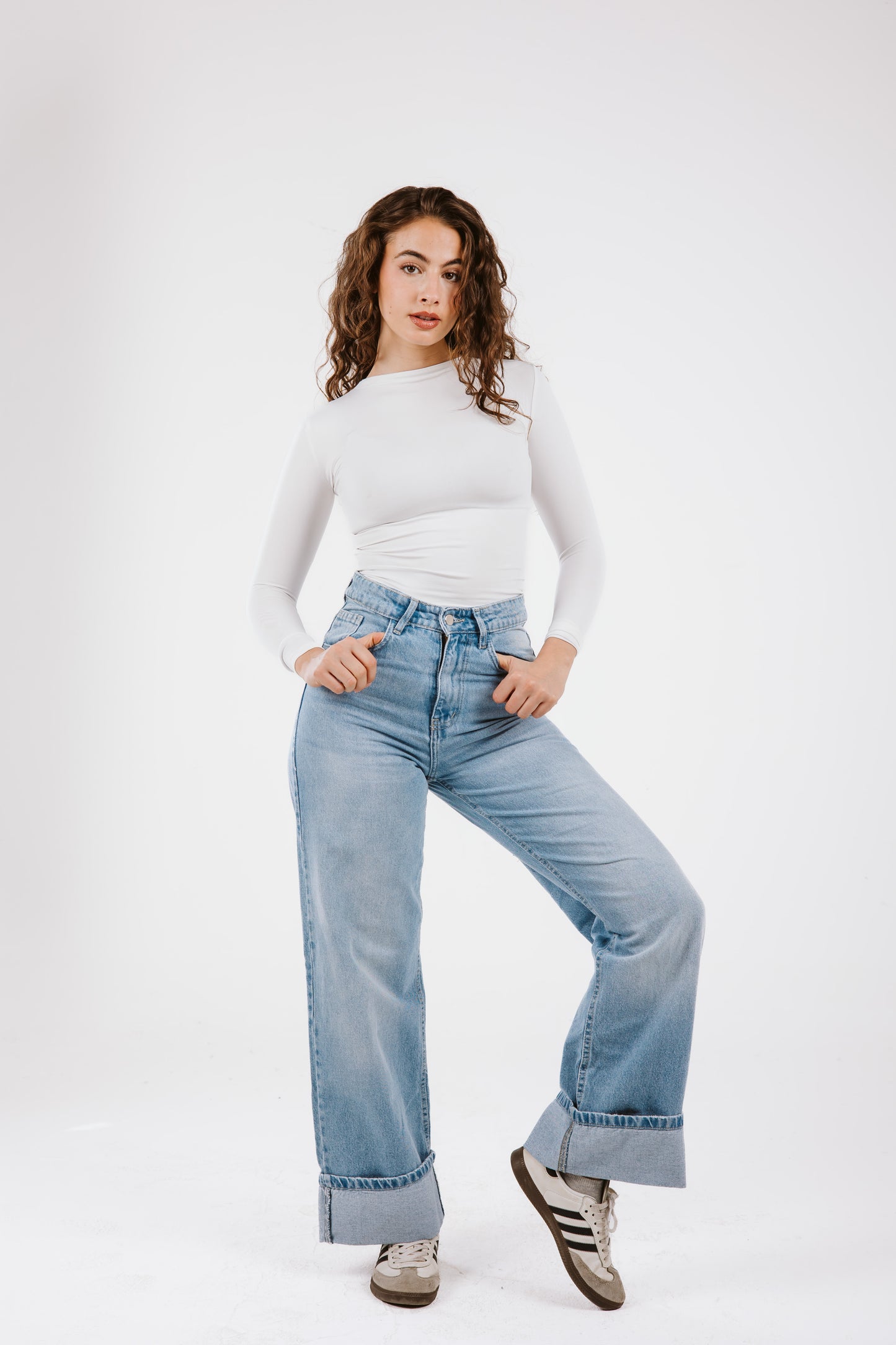 Fold Up Wide Leg Jeans in Light Blue