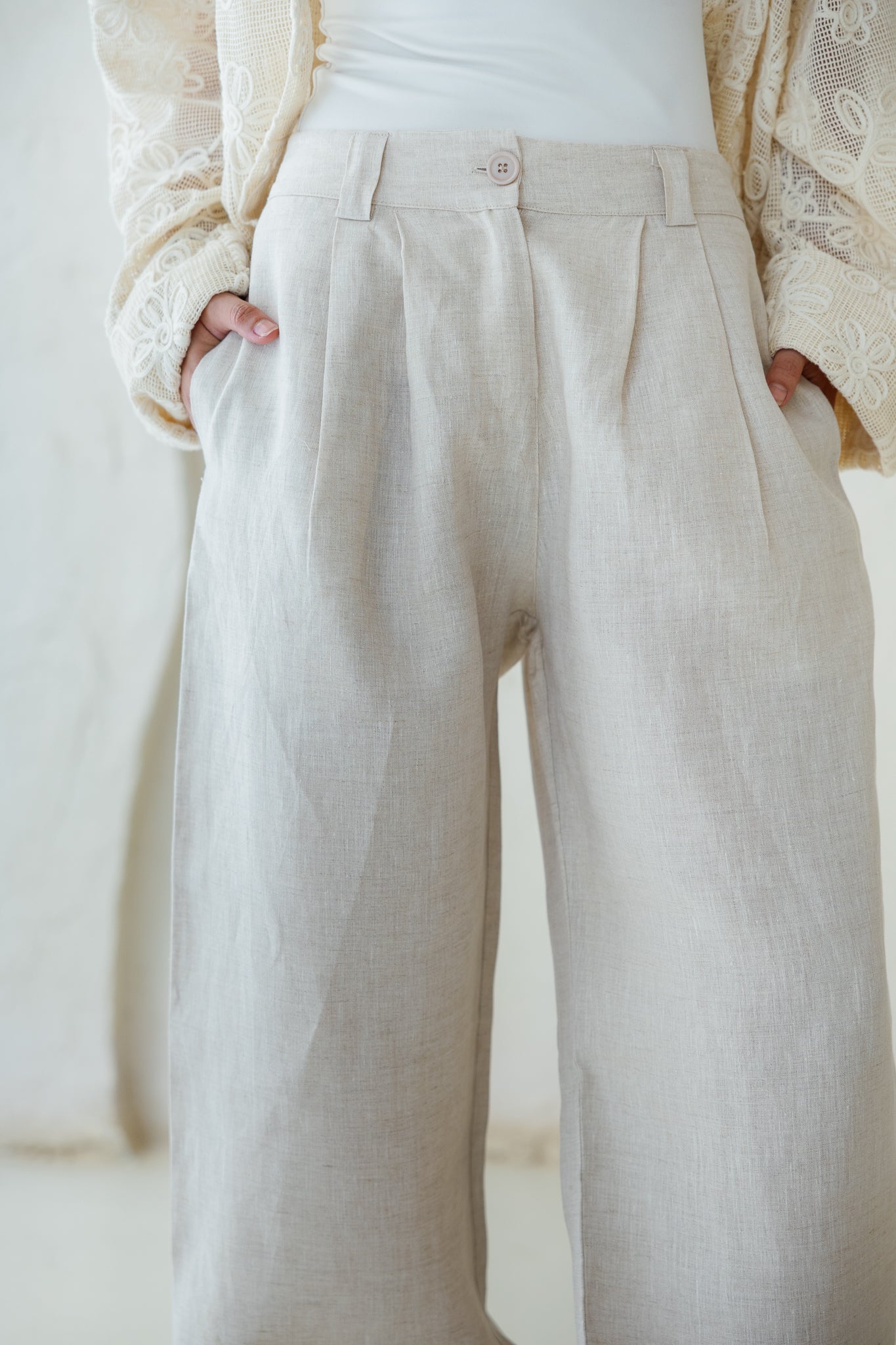 The Pleated Breeze Linen Pants - Beige
