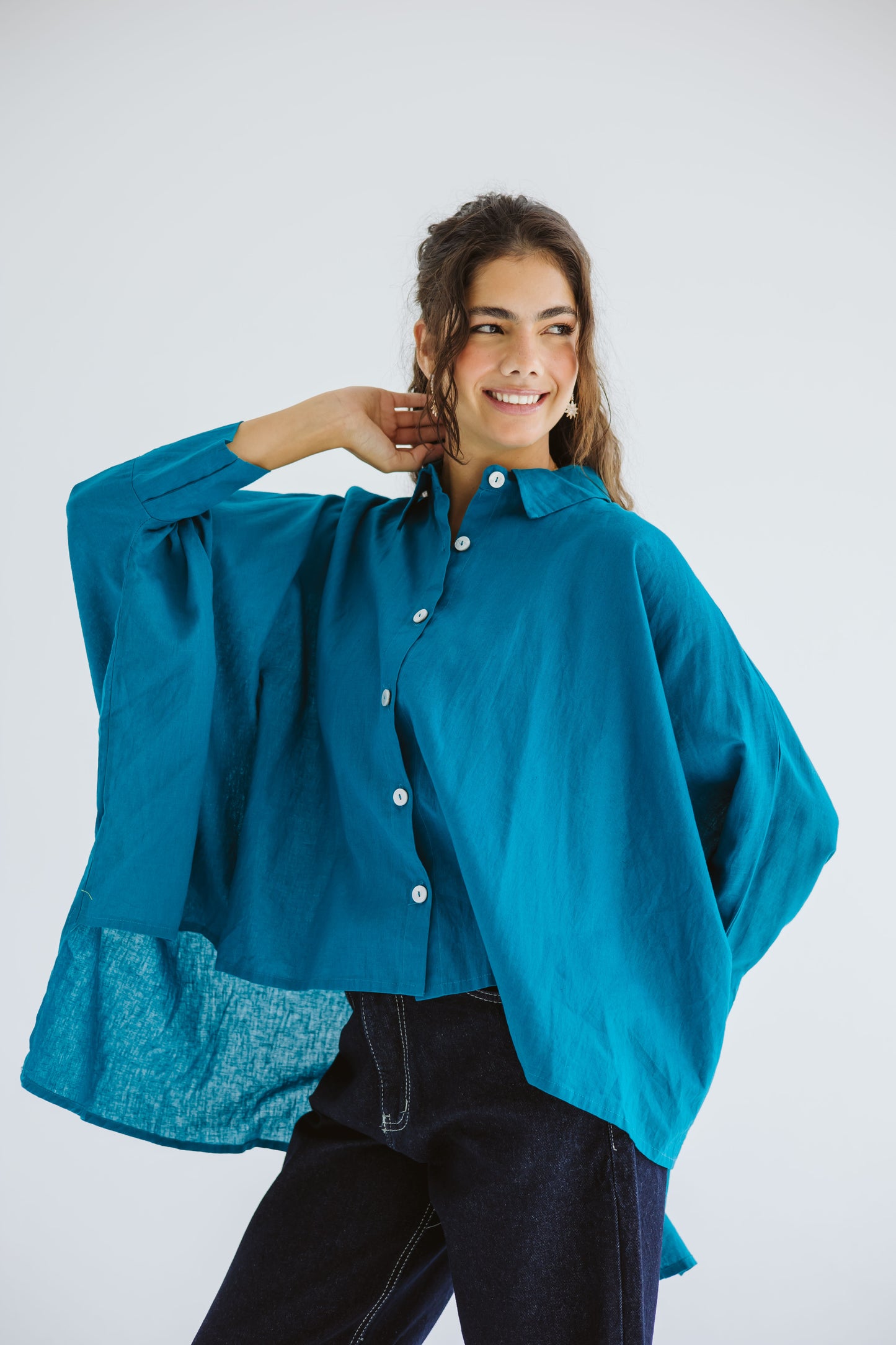 City Diaries Linen Cape in Teal