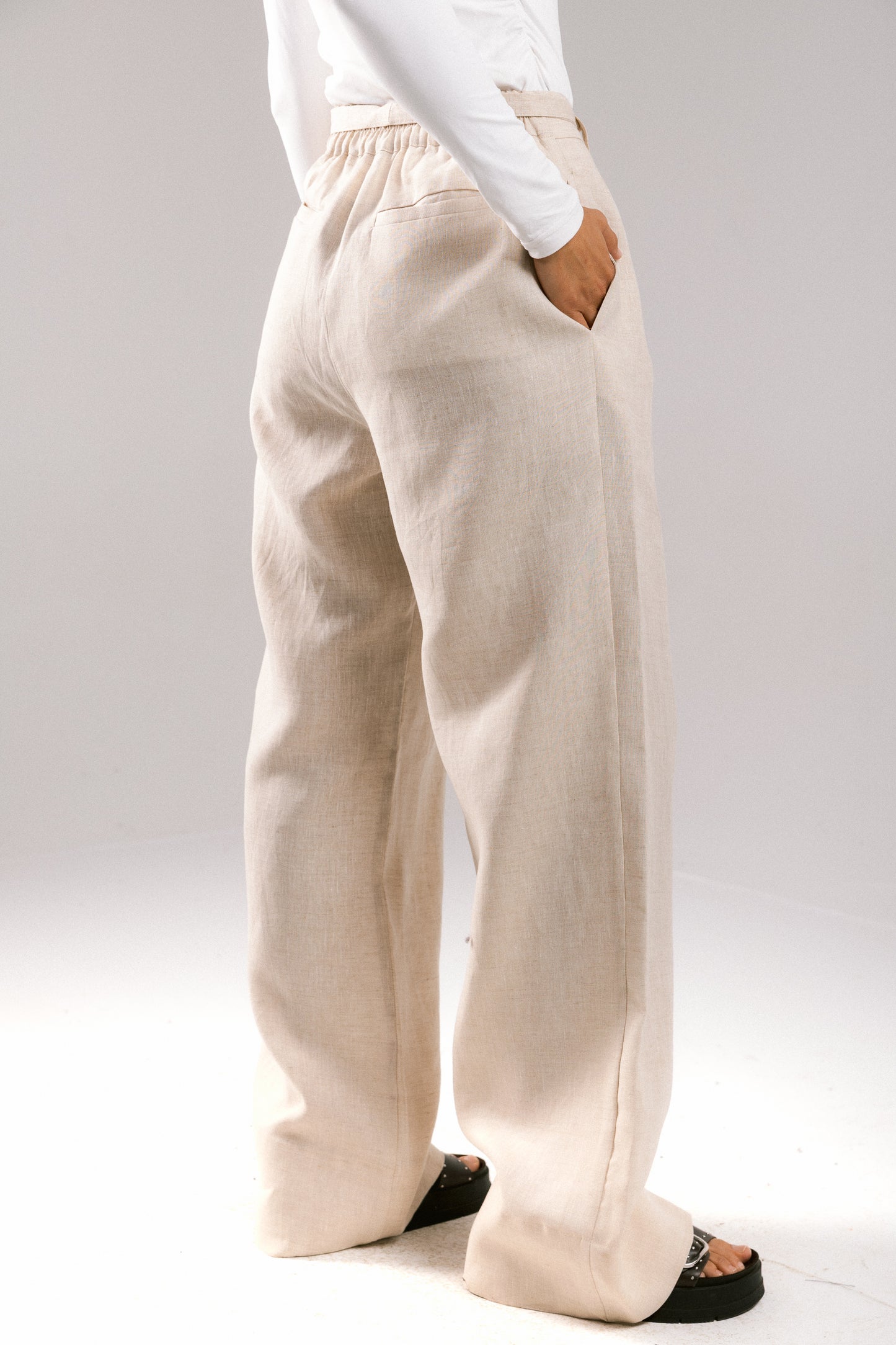 The Pleated Breeze Linen Pants - Beige