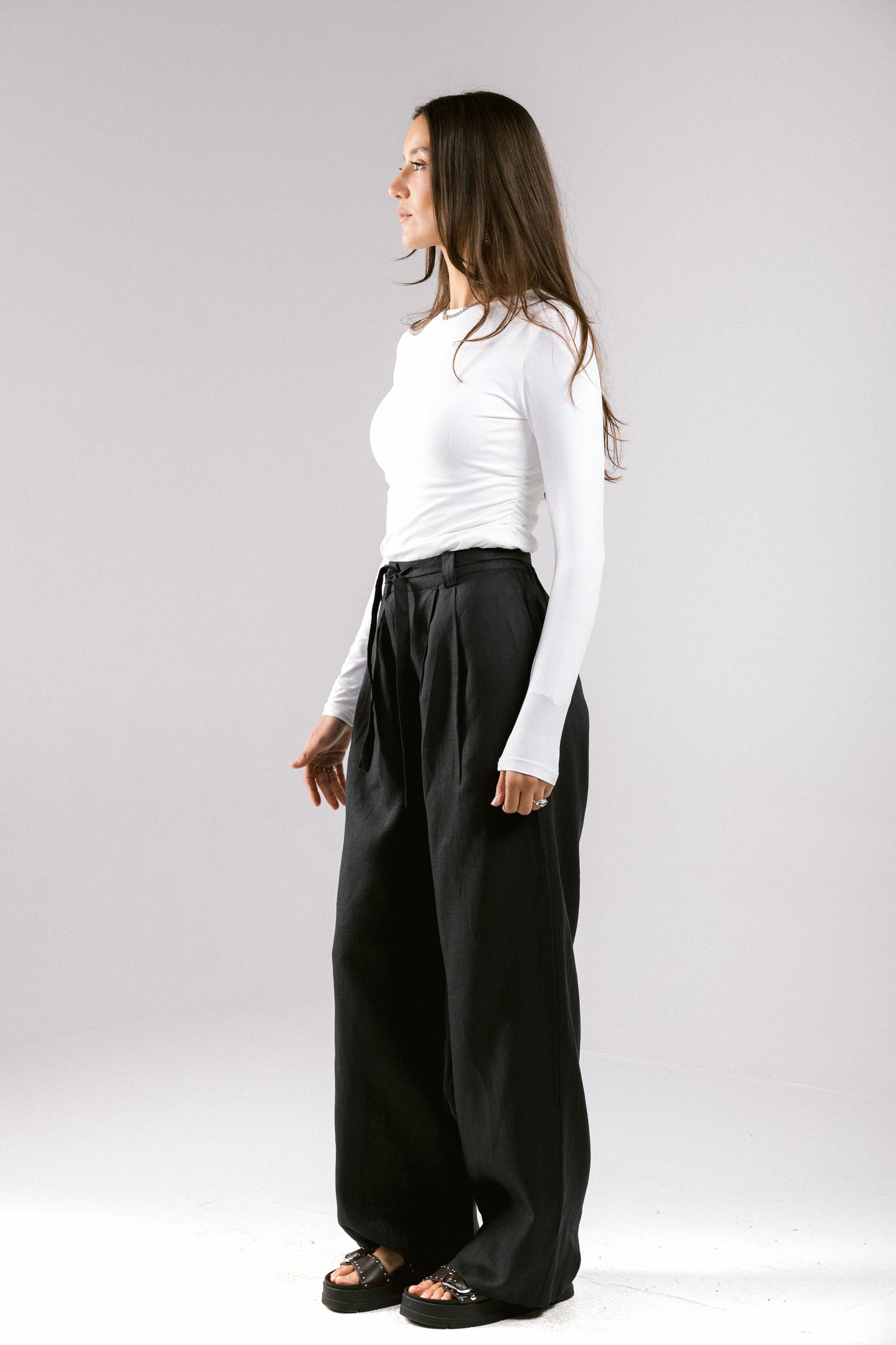 The Pleated Breeze Linen Pants - Black